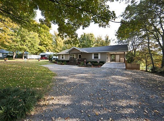 3rd image of 6108 Adelia Dr