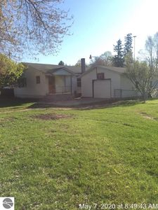956 Mill St, Sumner, MI, 48889