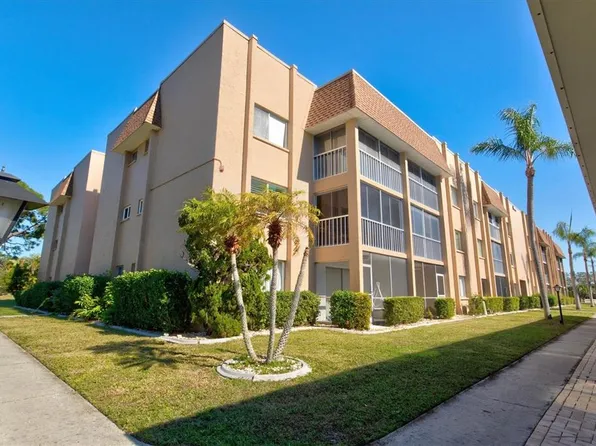 1540 Glen Oaks Dr E #B-223, Sarasota, FL 34232