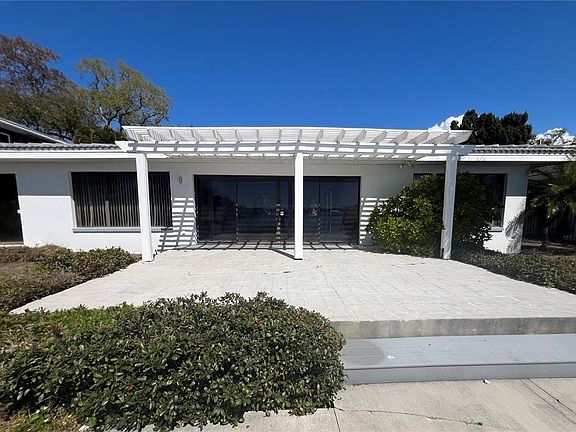 3rd image of 2431 SUNRISE DRIVE SE