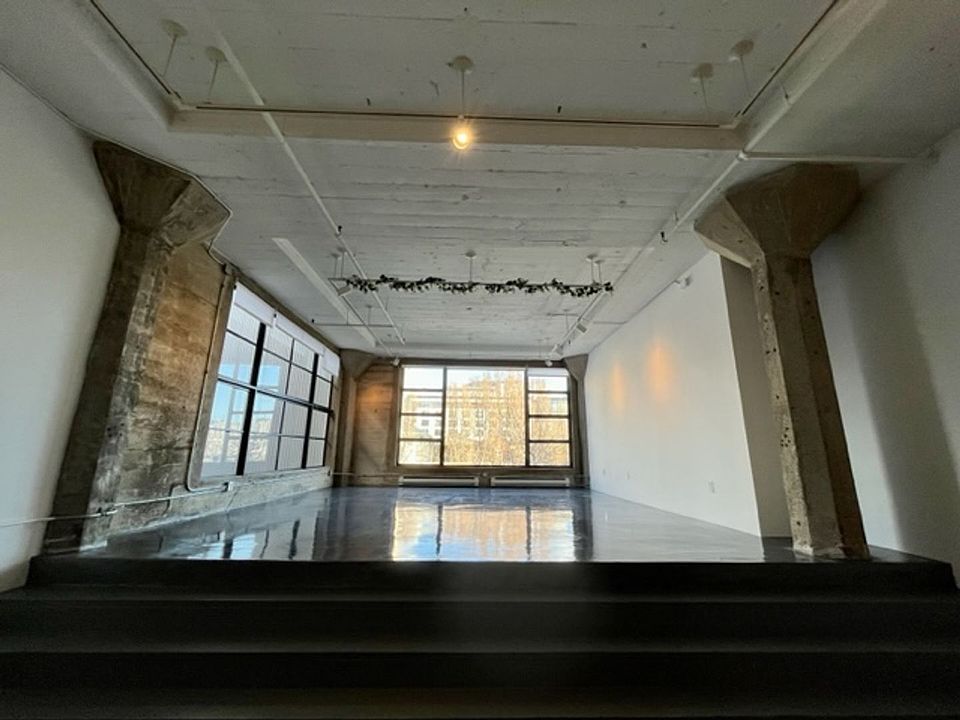 1st image of 601 4th St Unit 208