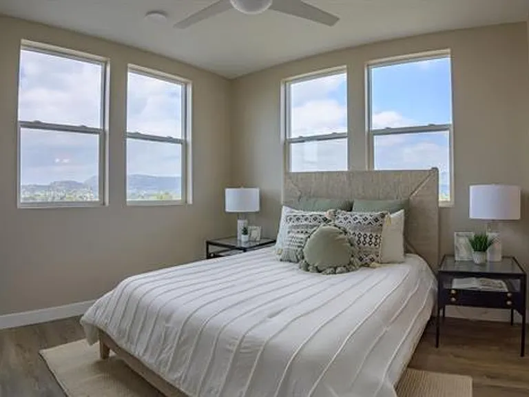 1316 E Grand Ave #104 — Photo 14