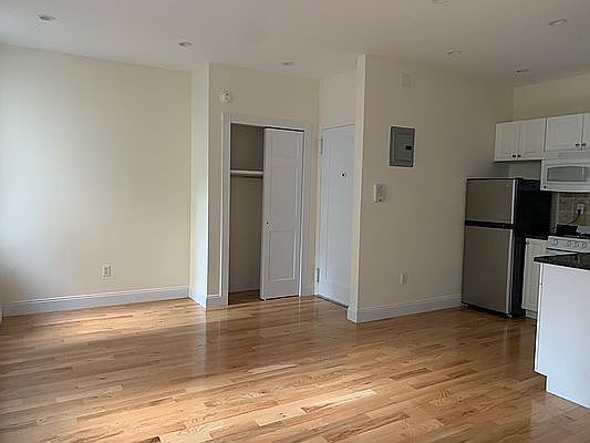 2nd image of 412 W 44th St #R
