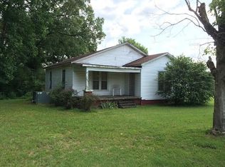 30050 Broad St, Bruceton, TN 38317