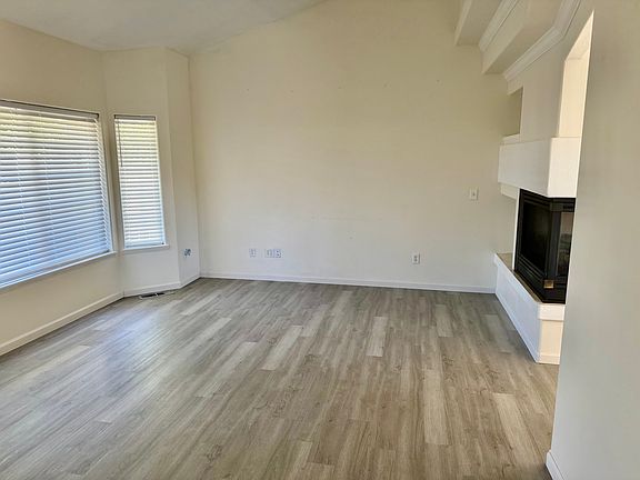 3rd image of 5067 Royal Ave