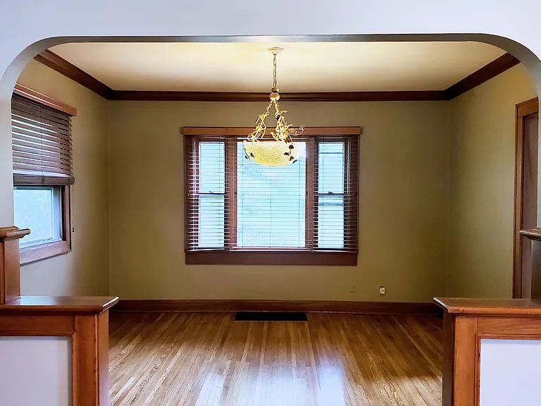 131 Glenmont Ave — Photo 16