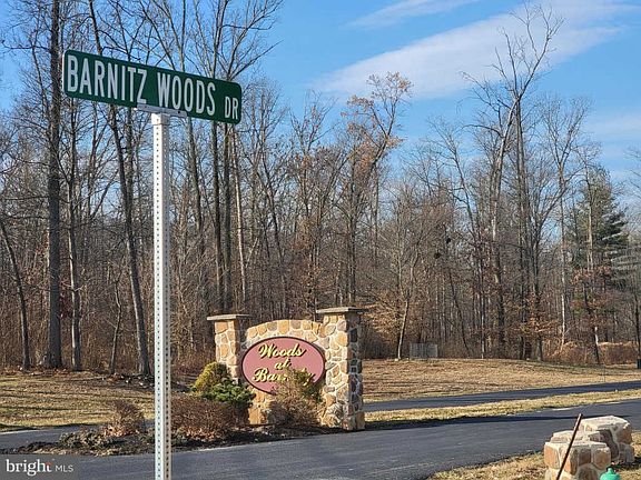 5th image of 10 Barnitz Woods Dr
