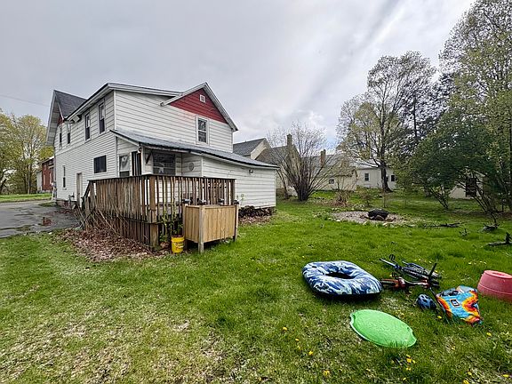 4th image of 20 Shepard St