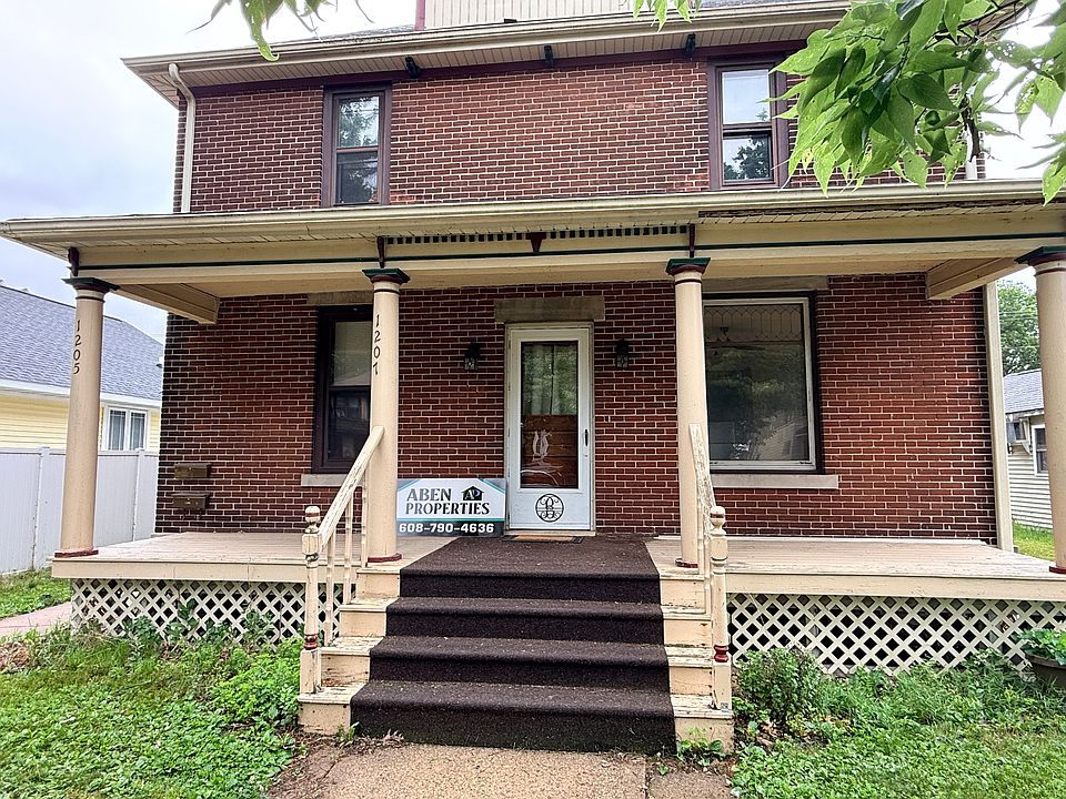 1st image of 1207 6th St S #1207