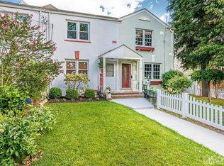 11 Elm Ct, Metuchen, NJ 08840