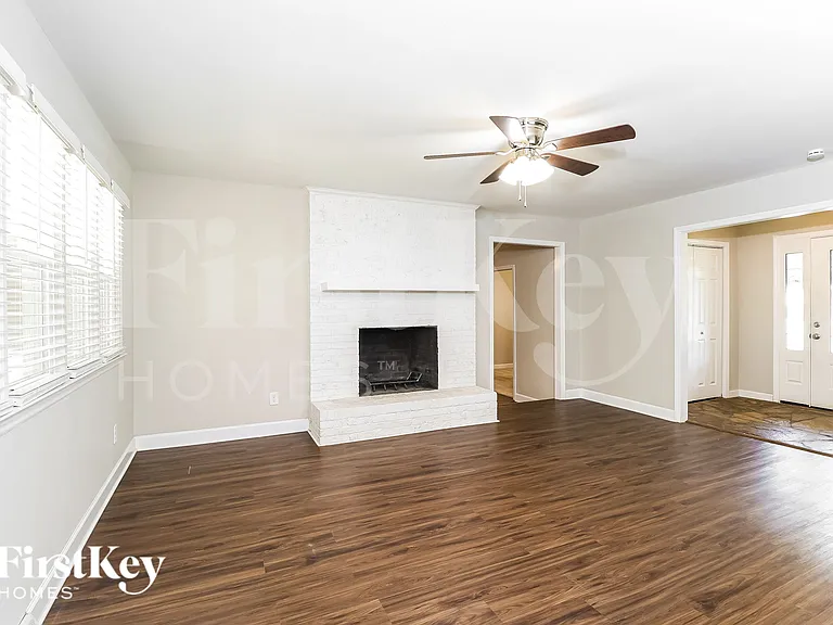 184 Fremont Loop — Photo 3