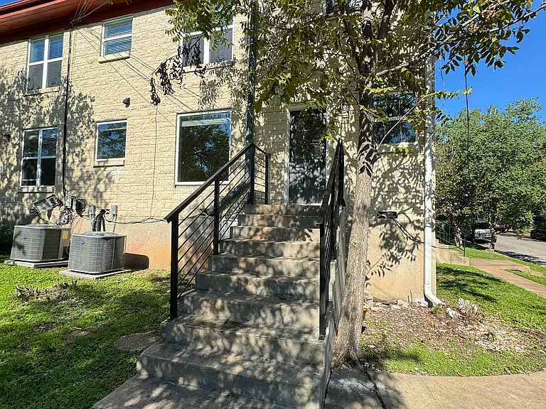 3300 Tom Green St #1 — Photo 24