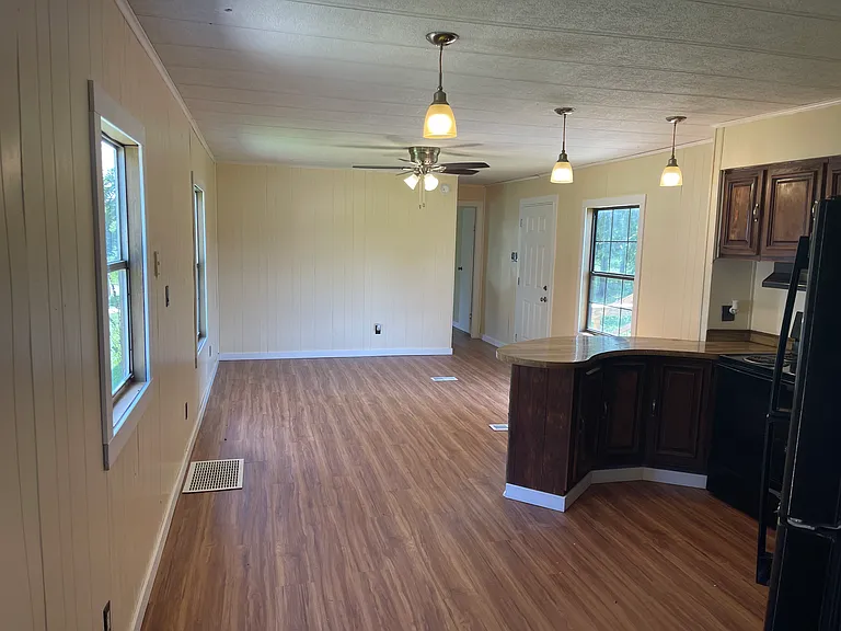2814 Parkview Ct — Photo 9