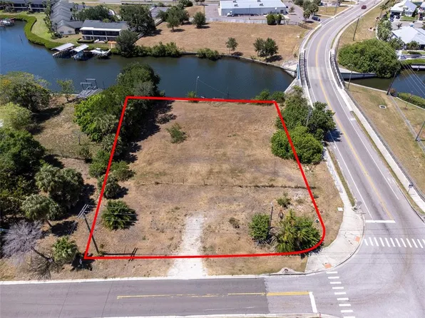 601 Flamingo Dr #A, Apollo Beach, FL 33572