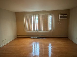 1856 Mark Ave APT 6, Elgin, IL 60123