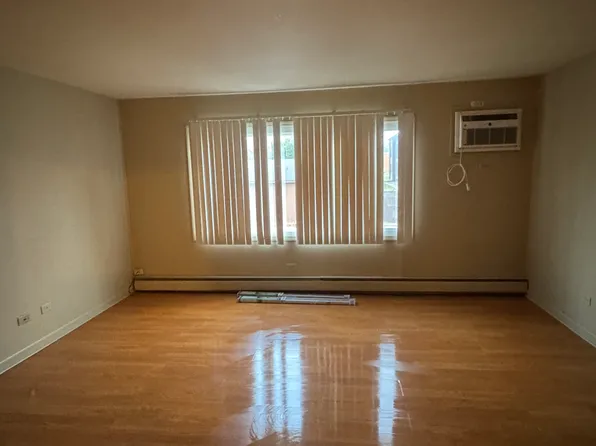 1856 Mark Ave APT 6, Elgin, IL 60123