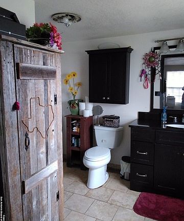 2nd image of 2601 Brown Ave