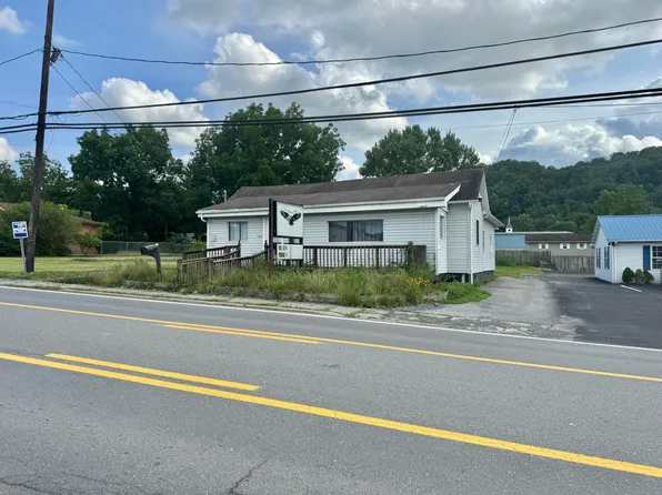 838 Ritter Dr, Beaver, WV 25813