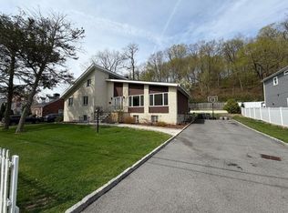 95 Valley Rd, White Plains, NY 10604