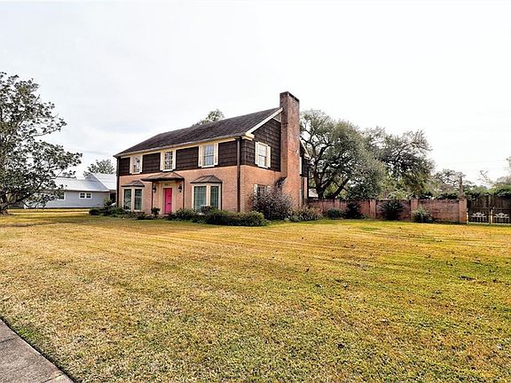 2nd image of 601 Helen St