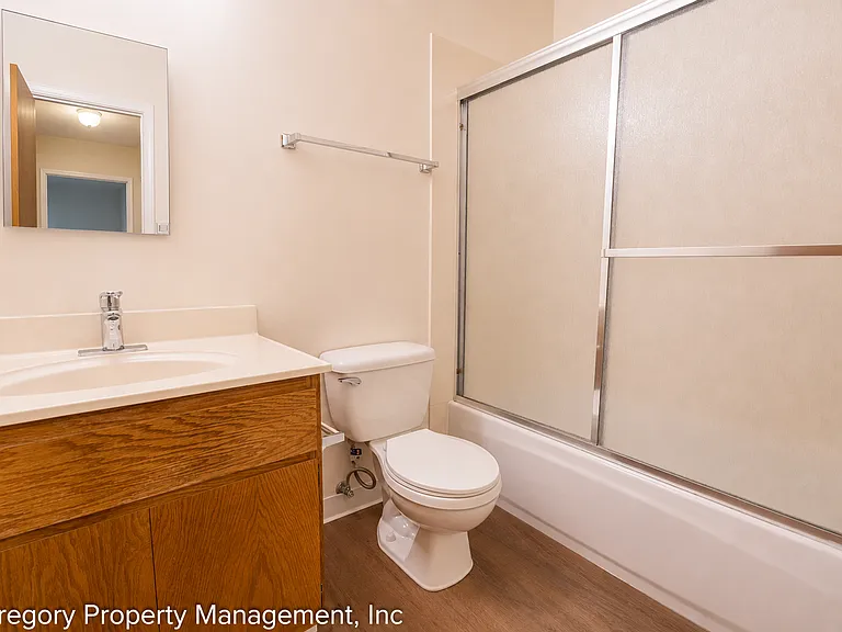 1238 Regent — Photo 13