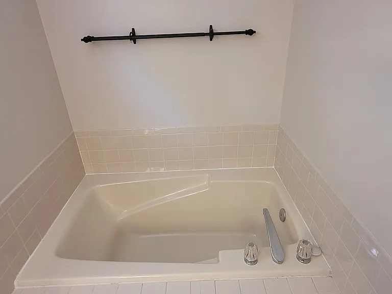 67 Berkshire Dr — Photo 14