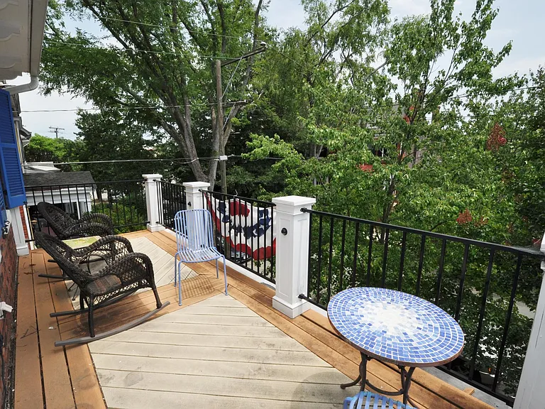 516 N Sheppard St — Photo 18