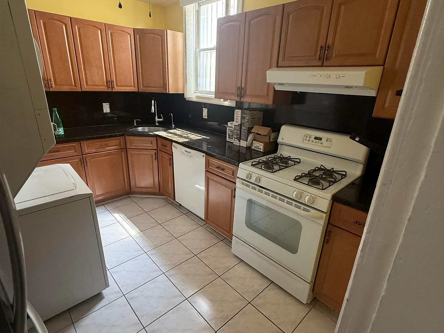 3 bed, 1.5 bath, $2,900 — Photo 4