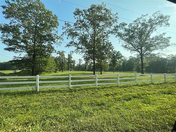 3rd image of 555 County Road 5352