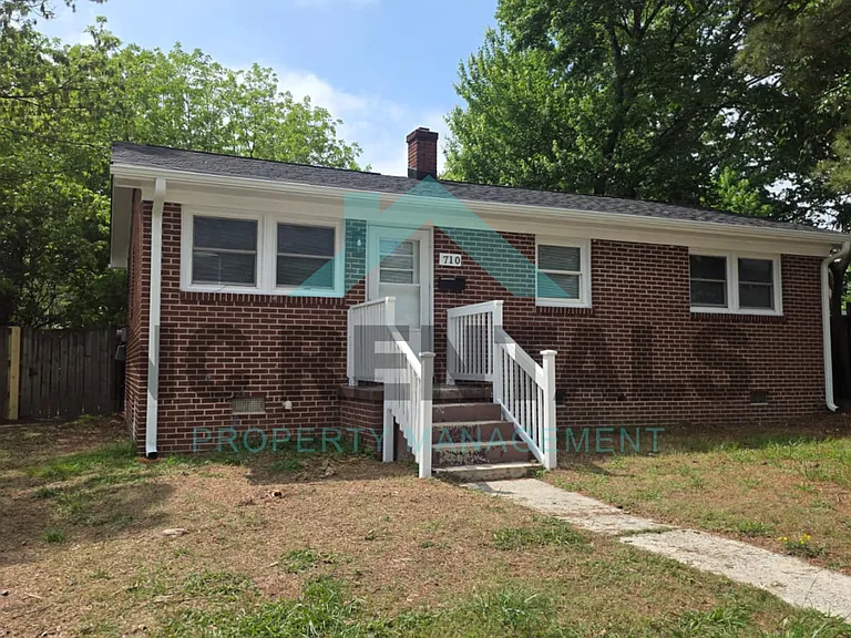 710 Reid St — Photo 1