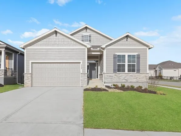 3200 SW Merriam Ct, Lees Summit, MO 64081