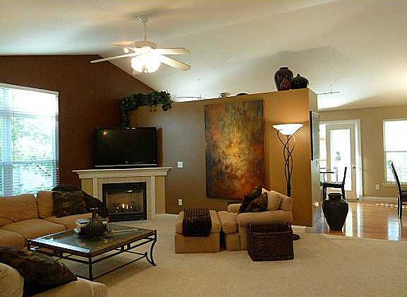 3rd image of 2122 Terra Ln