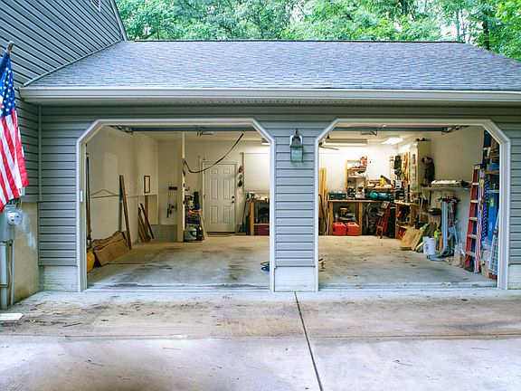 3rd image of 1756 Arrowood Dr