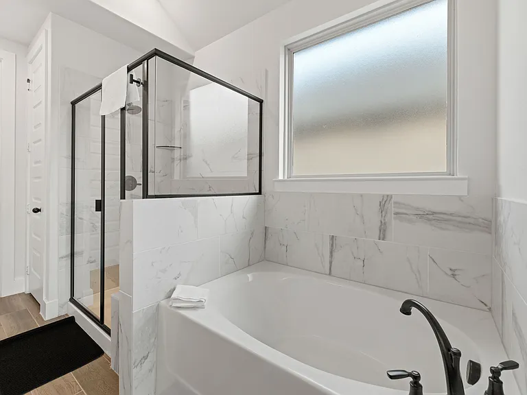 801 Lake Cove Dr — Photo 26