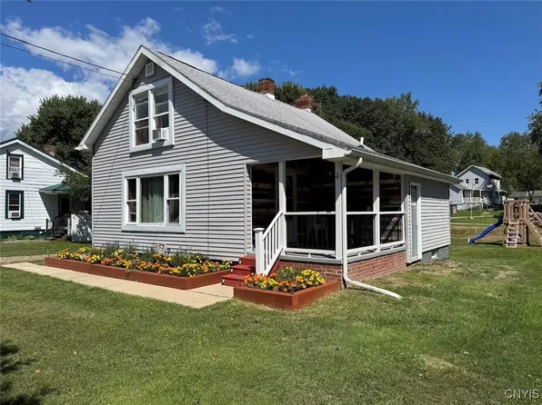 1412 W Chestnut St, Westons Mills, NY 14788