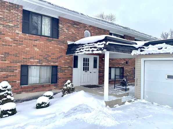 230 S State St APT 122, Zeeland, MI 49464