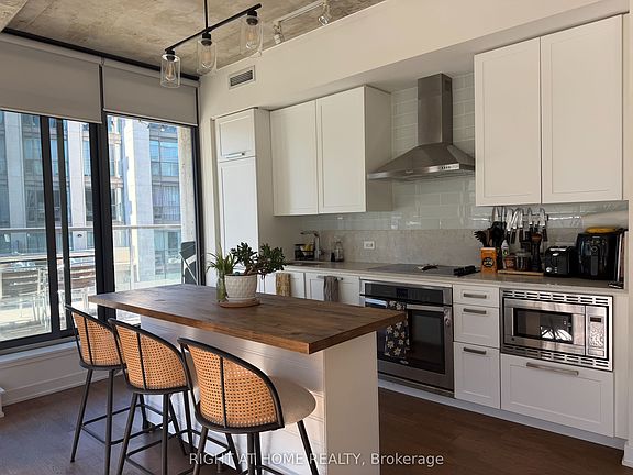 2nd image of 15 Beverley St #509