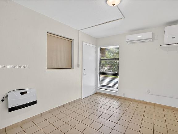 4th image of 1600 S Le Jeune Rd #6