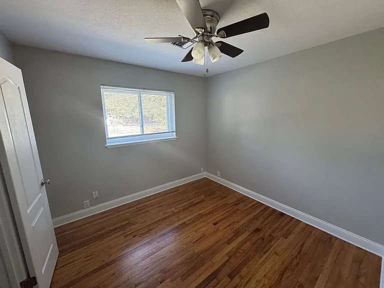 119 Judith Dr — Photo 8