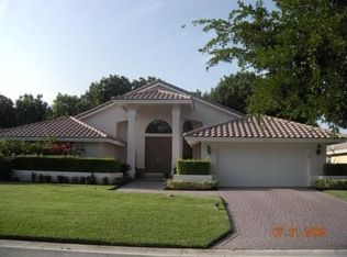 12011 Classic Dr, Pompano Beach, FL 33071