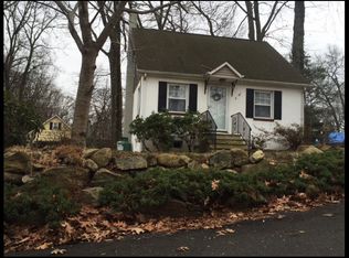 6 Peach Rd, Lake Hopatcong, NJ 07849