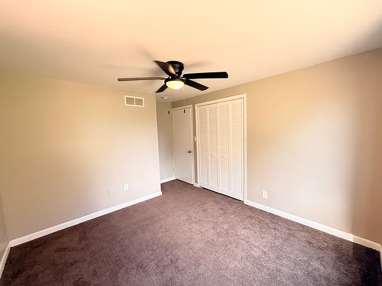 11849 Ontario Dr — Photo 27