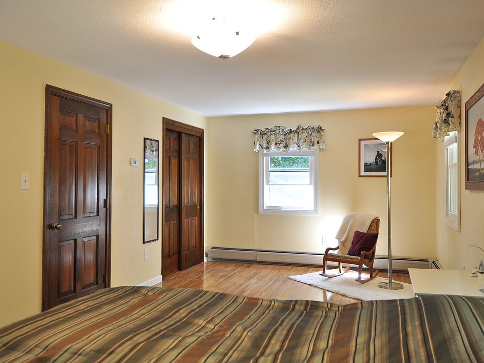 Sitting area~ space for a ba