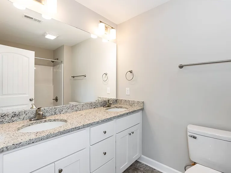 208 S Leslie St — Photo 16