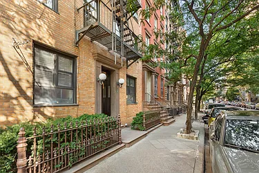 225 West 15th Street in Chelsea