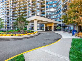 Two Bay Clb #17U, Bayside, NY 11360