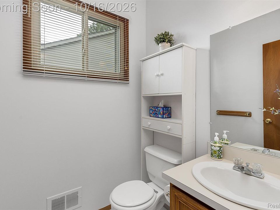 40727 Kraft Dr, photo 12