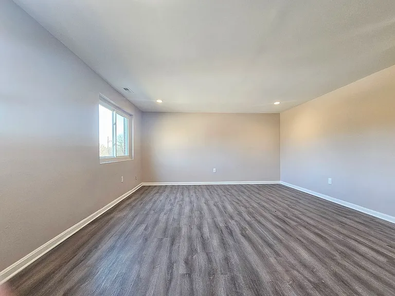 Wildwood Gardens Apartments — Photo 15
