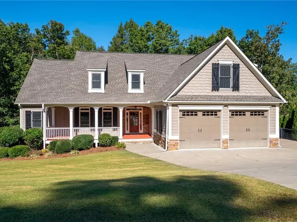 205 Amberleigh Cir, White, GA 30184