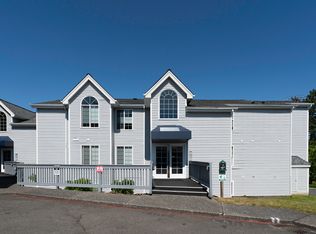 12023 SE 60th St UNIT F-1, Bellevue, WA 98006